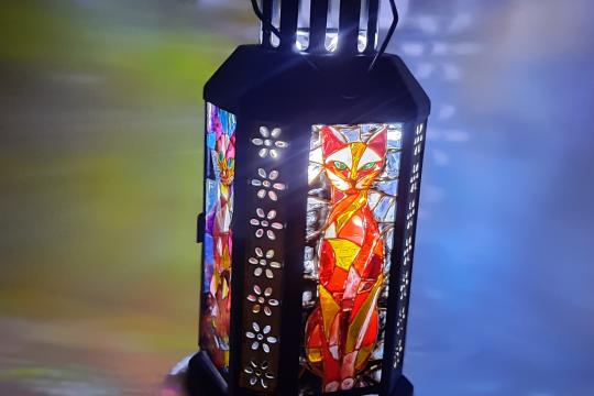 Felinar pictat cu pisici