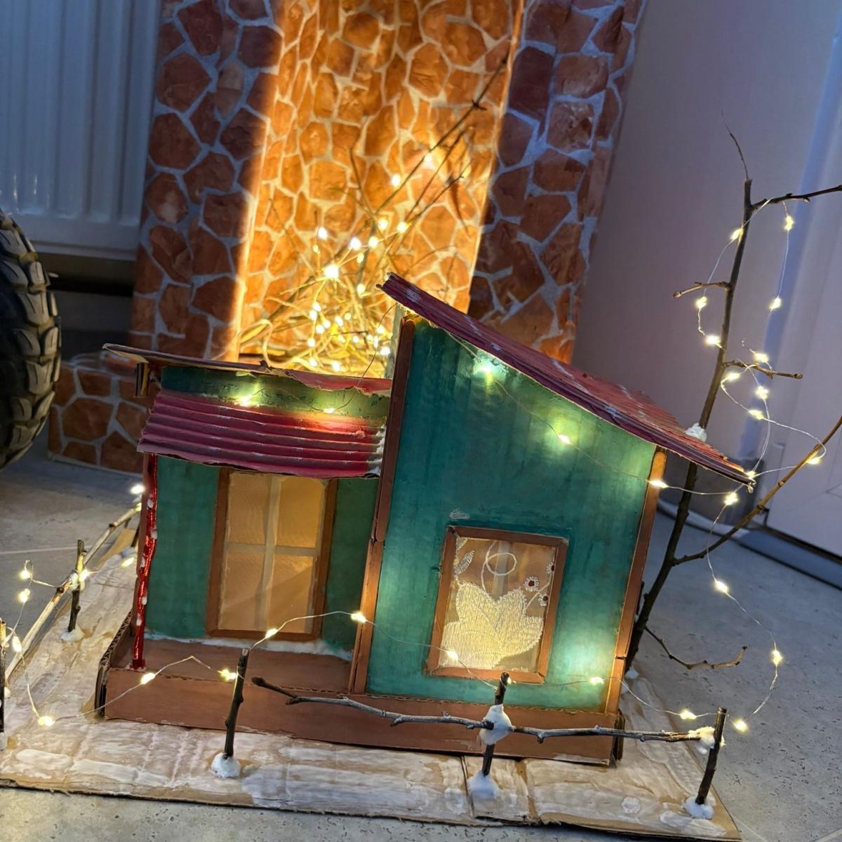 Căsuță decorativă handmade cu LED