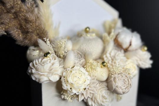 Aranjament floral din ceară naturală Amorelle