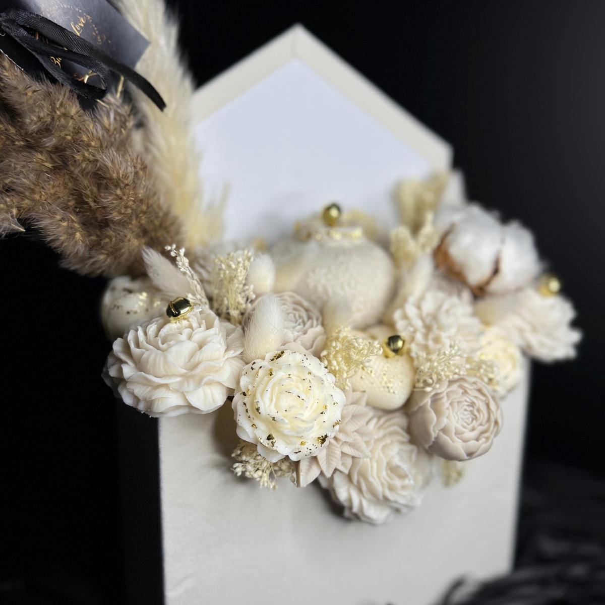 Aranjament floral din ceară naturală Amorelle