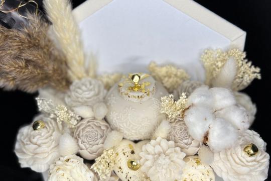 Aranjament floral din ceară naturală Amorelle