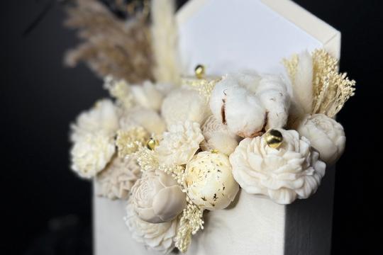 Aranjament floral din ceară naturală Amorelle