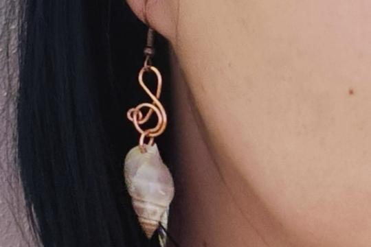 Cercei handmade cu scoică