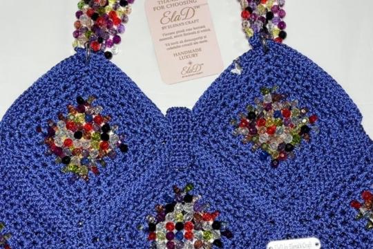 Top handmade croșetat ElaD™ albastru cu aplicații multicolore – model unicat premium