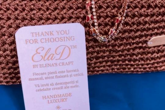 Geantă handmade croșetată ElaD™ maro cu fundă satin – model elegant premium