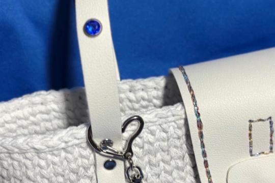 Geantă handmade croșetată ElaD™ alb-albastru degradé – model elegant de vară